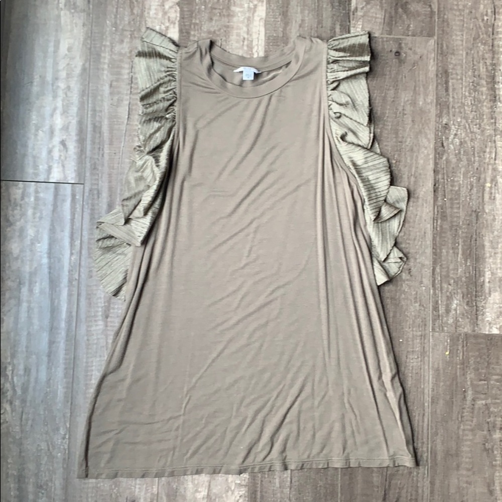 Guess olive green ruffled sleeve top